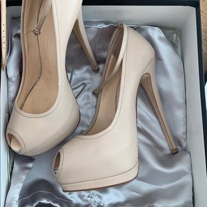 Guiseppe Zanotti Sharon platform pump in sand